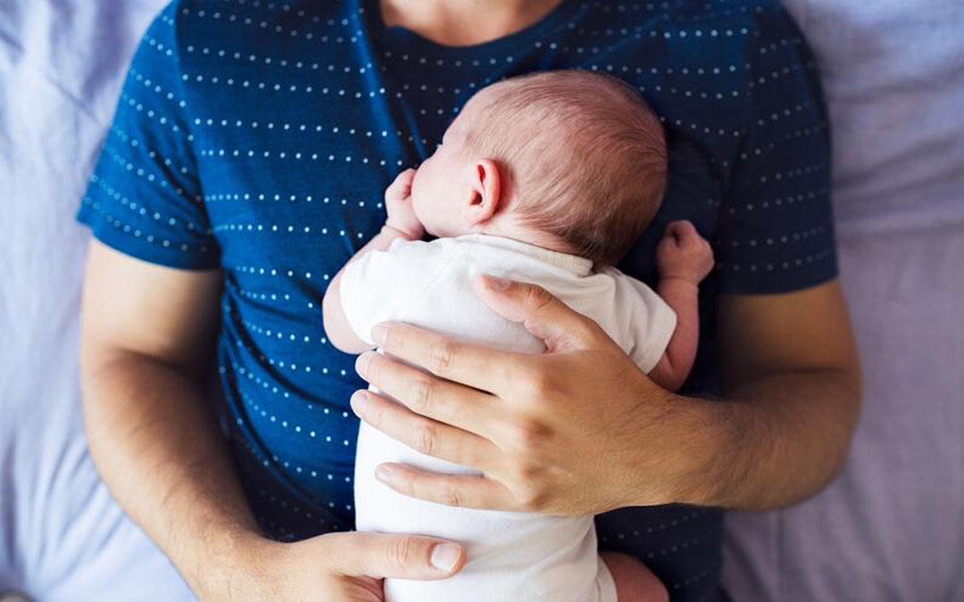 Desde enero, los hombres disfrutan de 16 semanas de permiso de paternidad, las mismas que las madres
